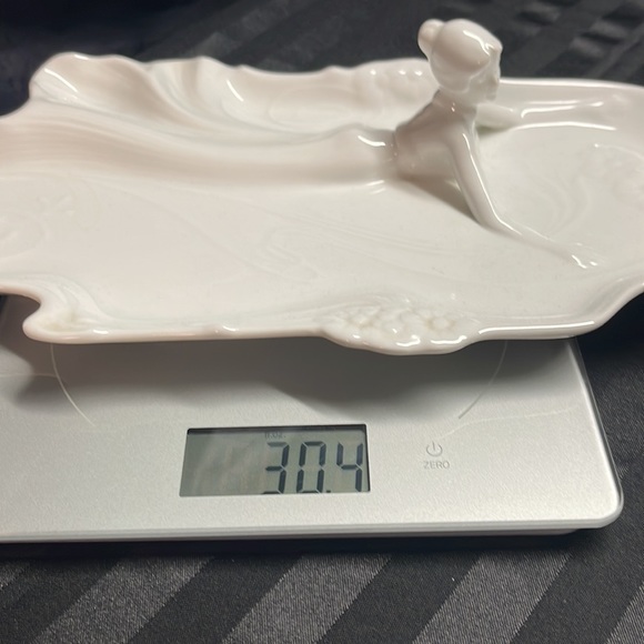 Gerold-Serie Antik Weiss White Porcelain Mermaid Tray, 14 inches wide - Picture 8 of 8